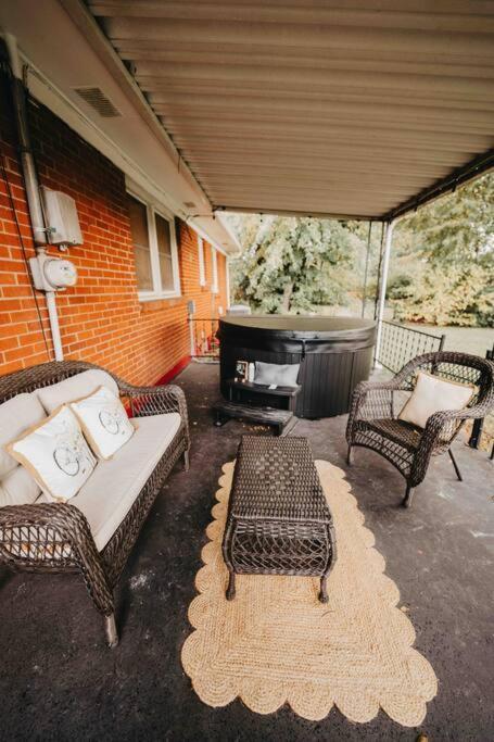 Villa Hot Tub, Pool Table, Sleeps 10 à Lexington Extérieur photo